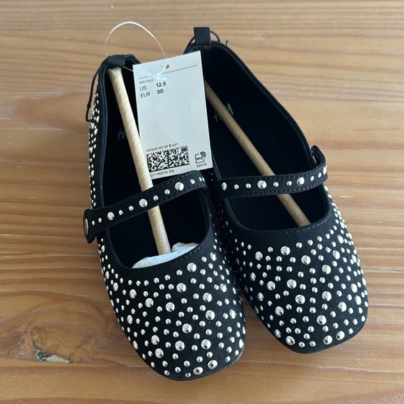 New with tags H&M studded black Mary Jane’s - Picture 2 of 14